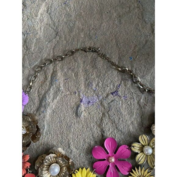 Vintage Necklace Bib 1960s 1950s Floral Pink Yellow Violet Enamel Chain NG - Picture 10 of 10